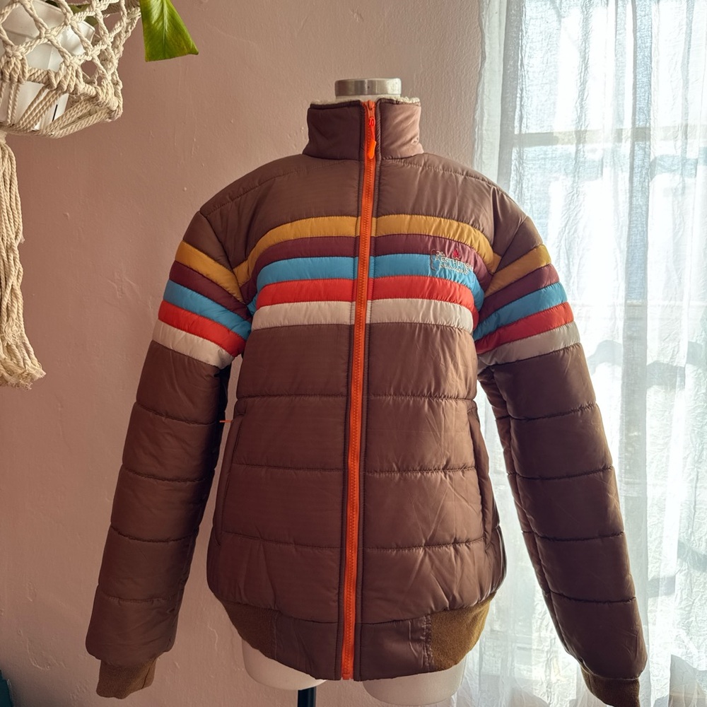 THE AESTHETIQUE PHILOSOPHIE
Retro 70s and 80s Style Aviator Puffer Jacket